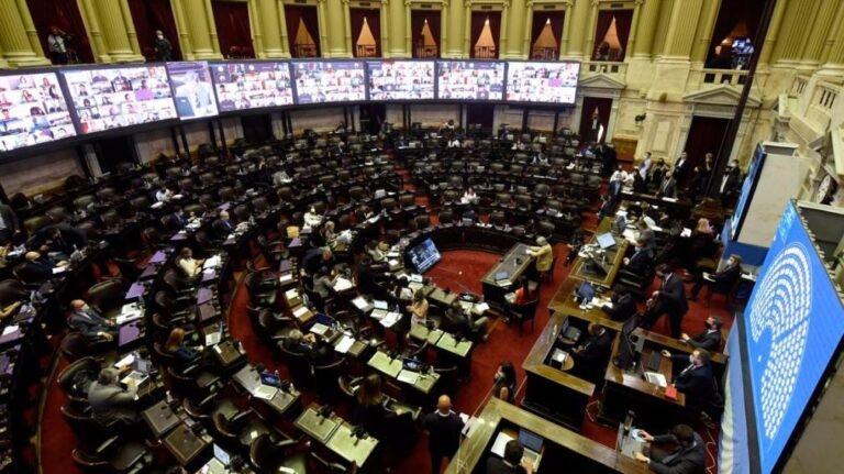 Coimas en ANDIS, Libra Gate y fentanilo, el triple frente de la oposición para acechar a los Milei
