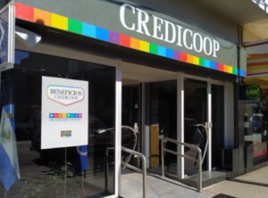 Condenan al Banco Credicoop a restituirle a sus clientes importes percibidos como “gastos de otorgamiento” de créditos personales